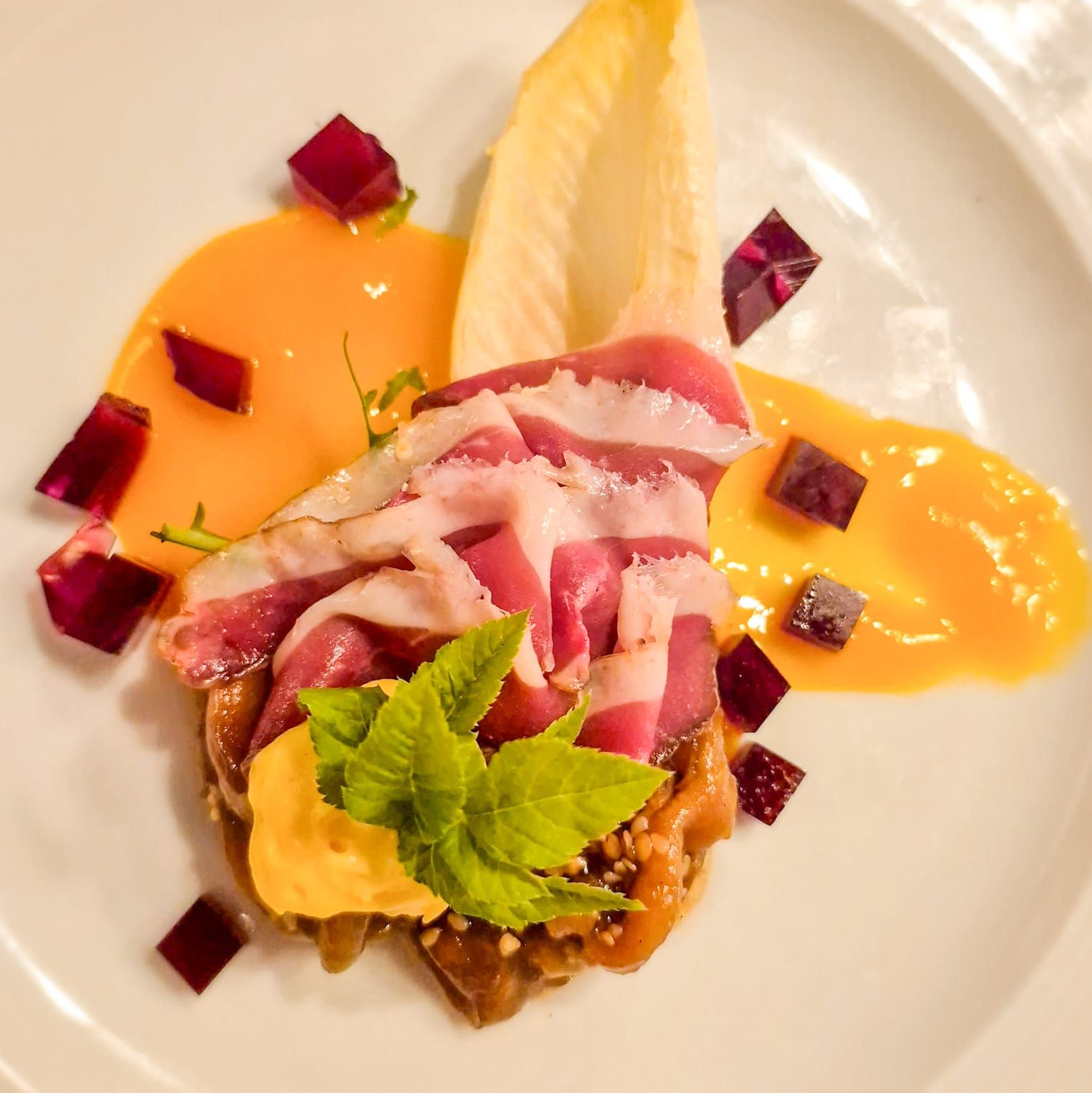 Roastbeef-Vorspeise mit Fruchtspiegel im Gasthaus Hirschbeck