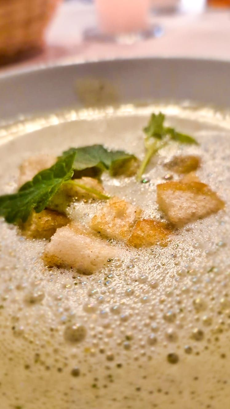 Schaumsuppe aus dem Entdeckungsmenü im Gasthaus Hirschbeck
